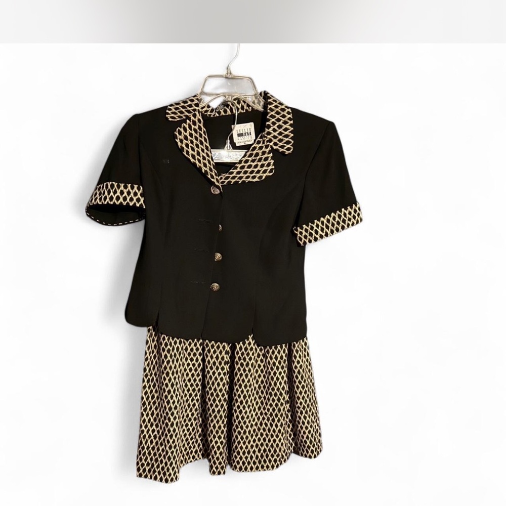 Leslie Fay Black and Cream Patterned suit set